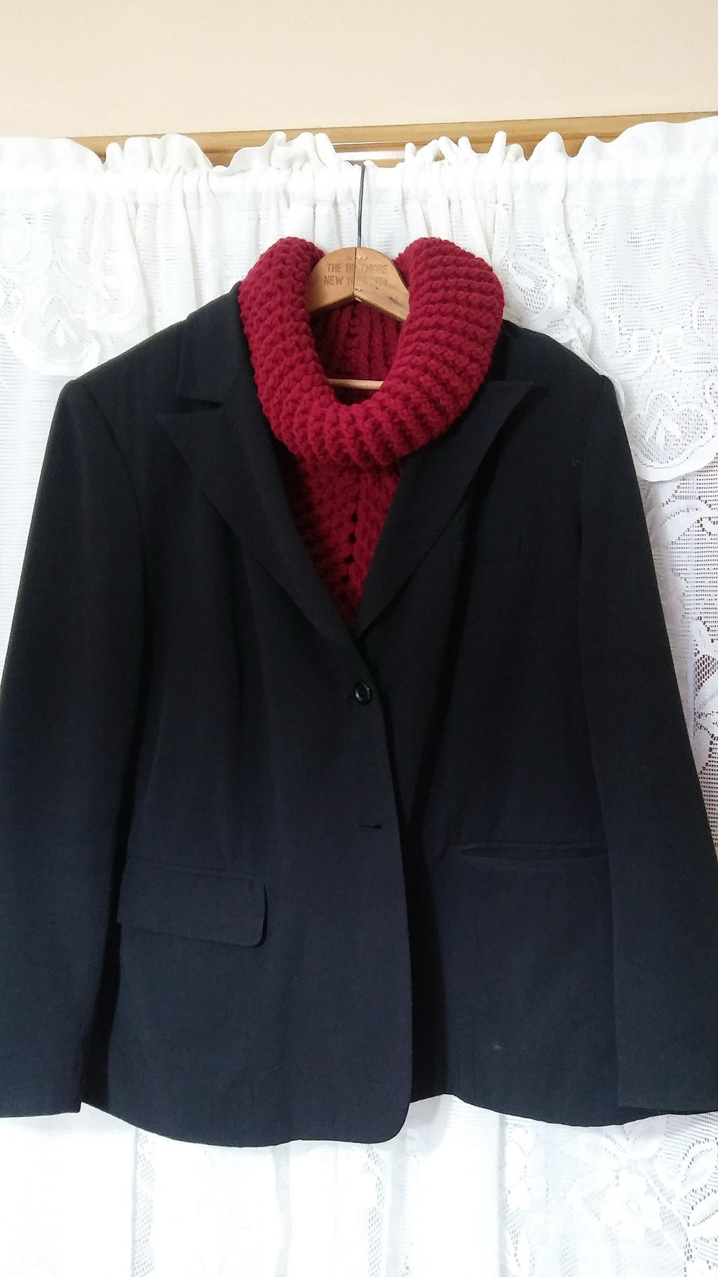 Handmade Yarn Cowl: Elegant Neck & Chest Warmer