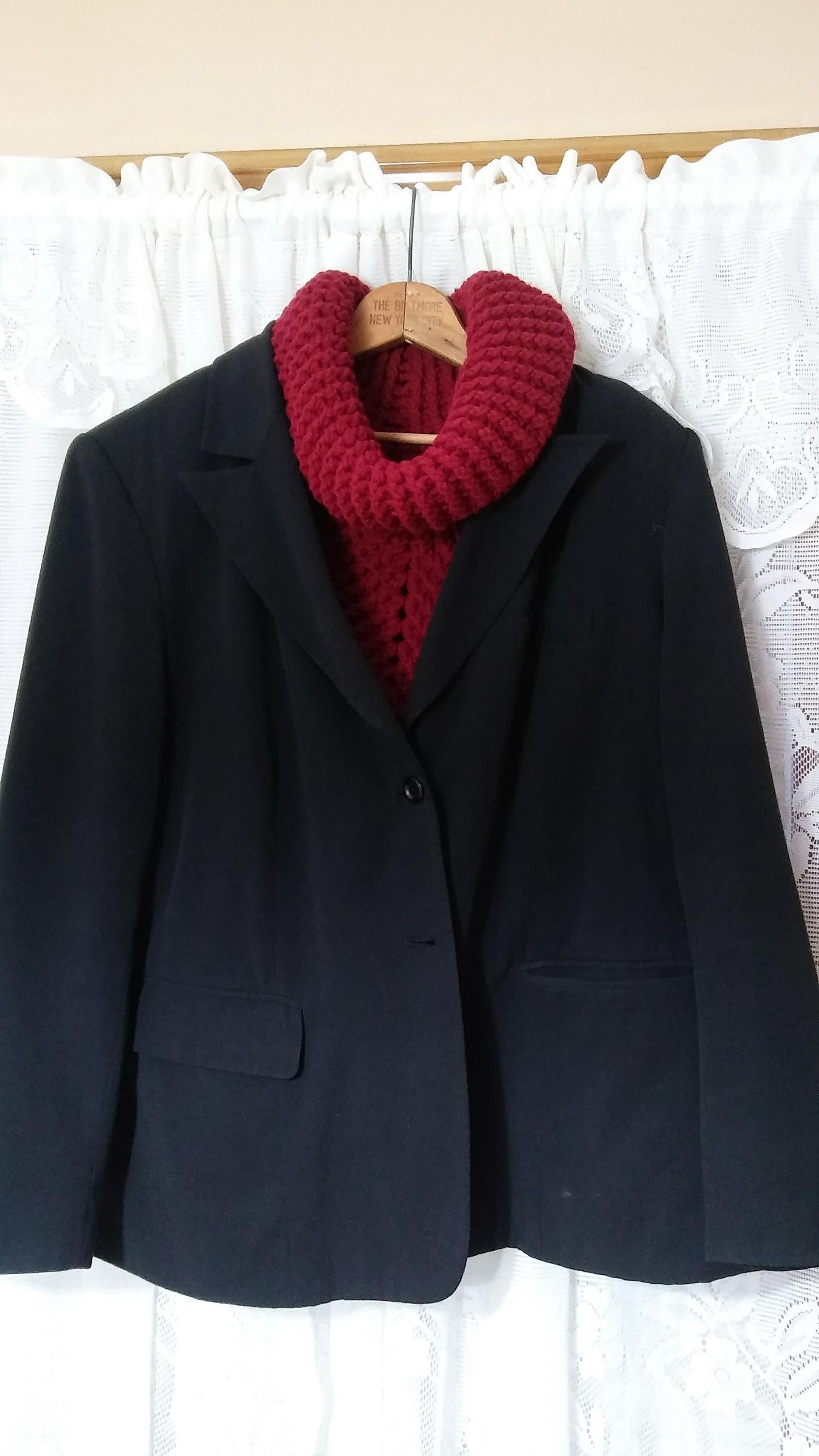Handmade Yarn Cowl: Elegant Neck & Chest Warmer